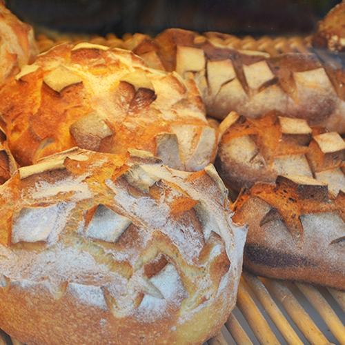 boules de pains holiday-bread boulangerie Marseillan plage
